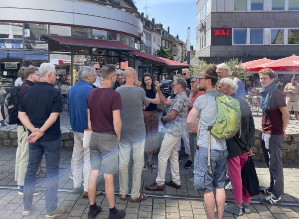 Wahrnehmungsrundgang in der Stadt zusammen mit Herbert Dreiseitl